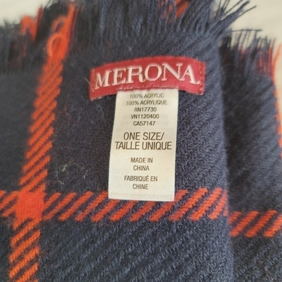 MERONA NAVY & RED PLAID BLANKET SCARF - Picture 6 of 6